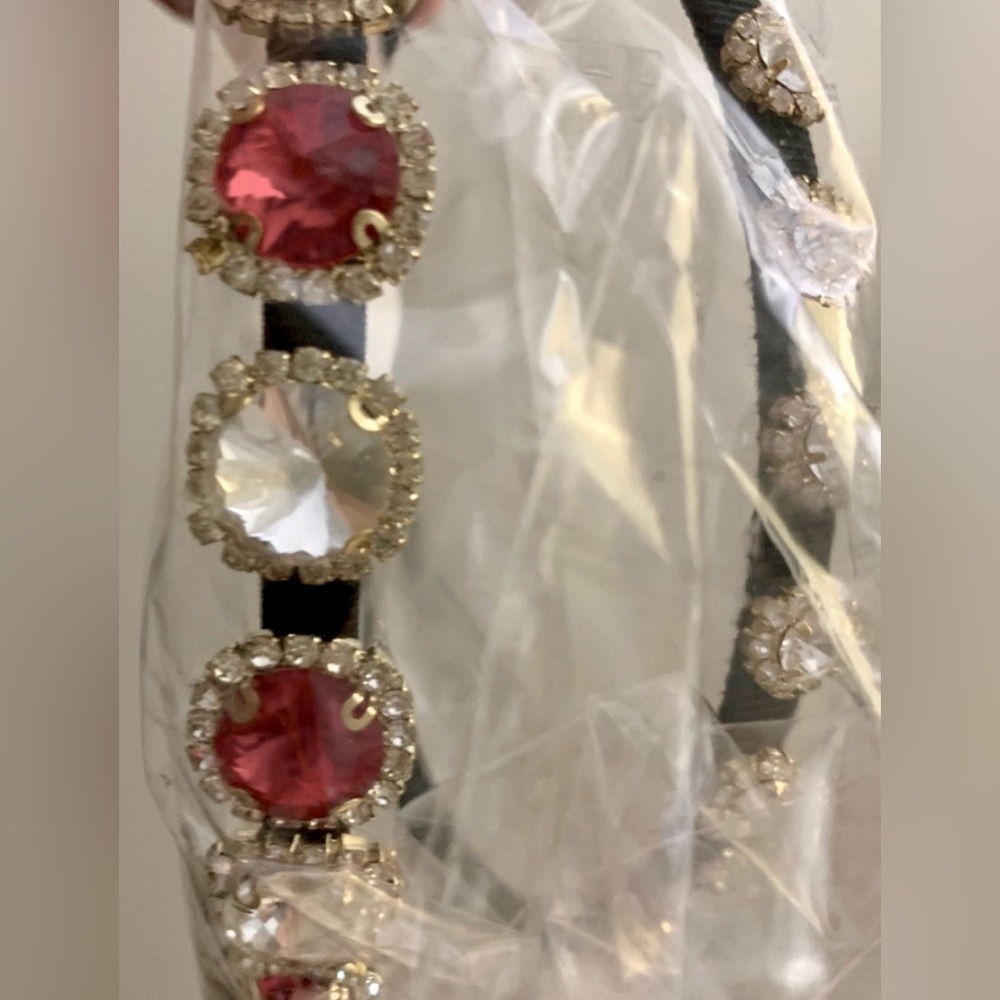 Designers Brands For Customers That Love To Wear Casual and Elegant Accessories; - Picture 4 of 10